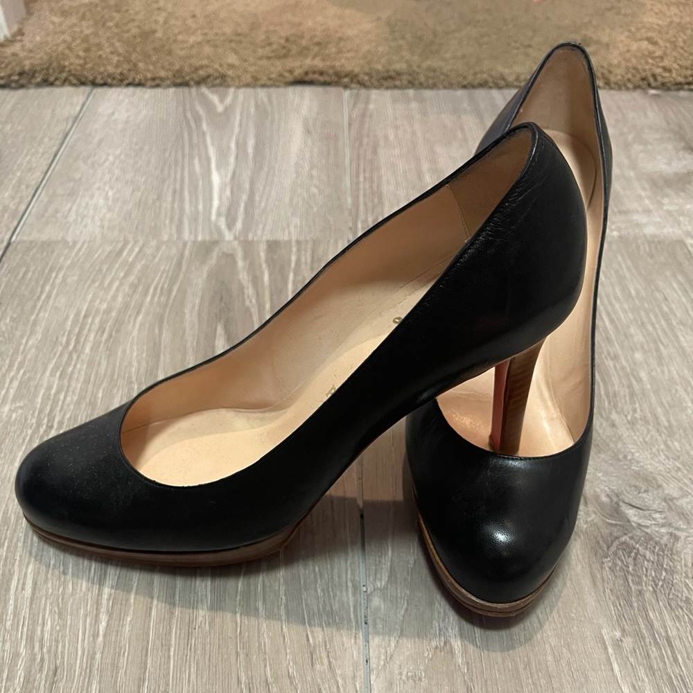 Christian Louboutin Black Pumps